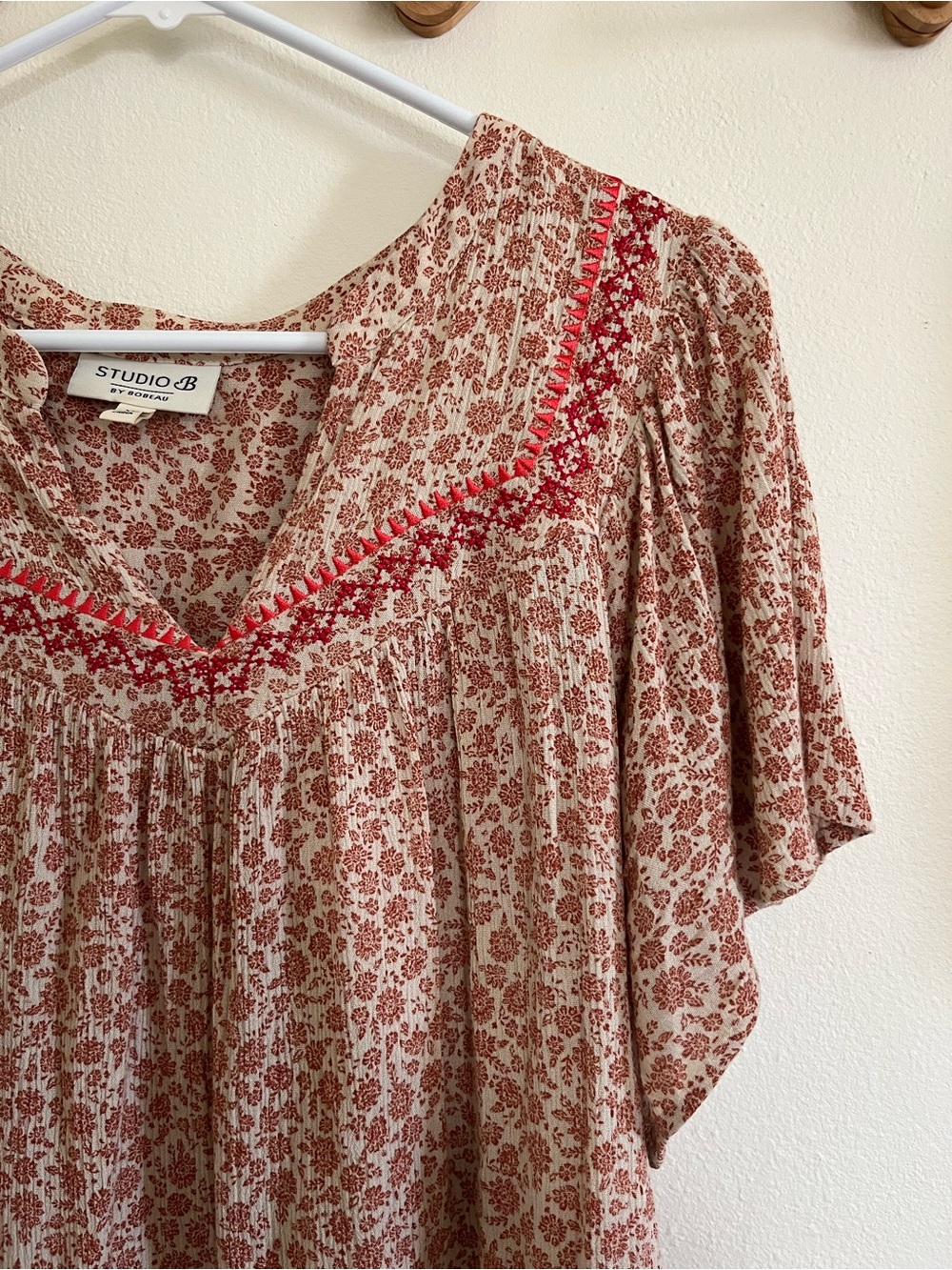 Studio Beige Cream Floral Peasant Top with Red Trim